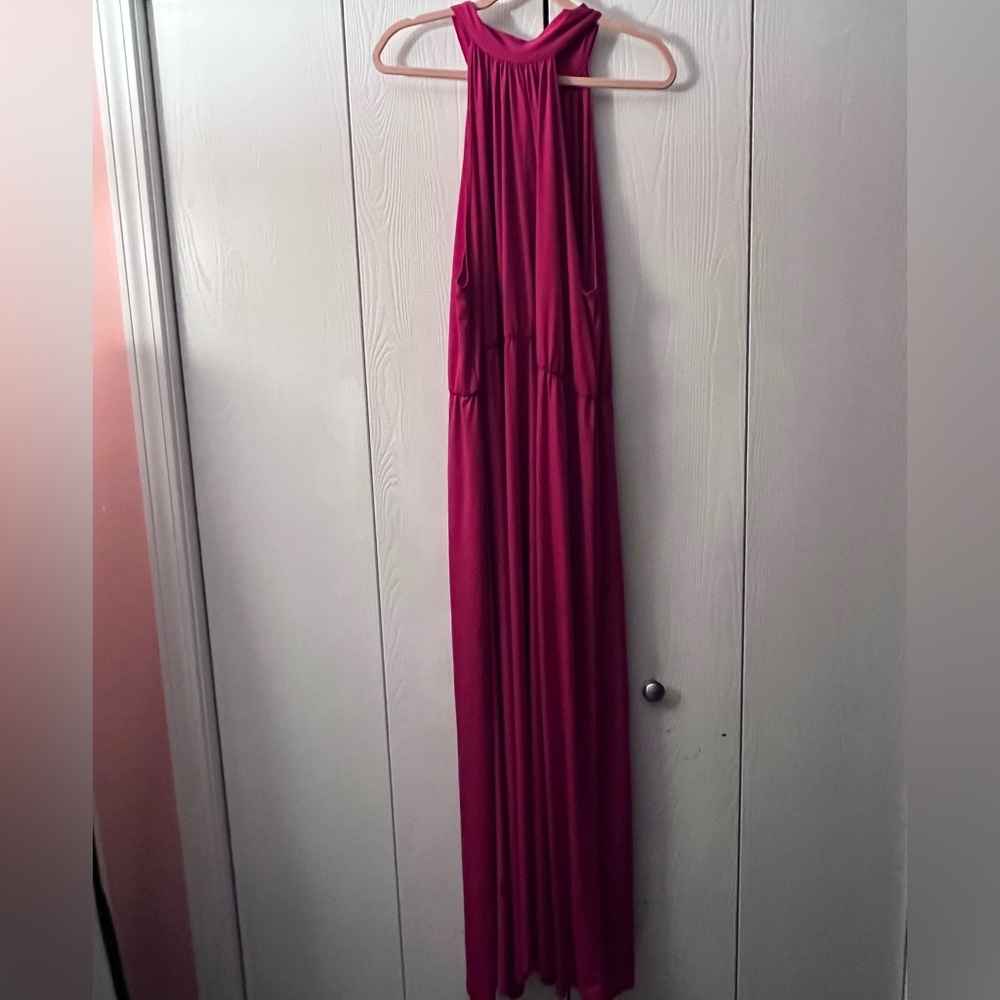 Chic Magenta Sleeveless Gown